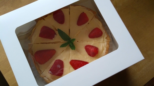 Tarta cu crema de vanilie si capsune, aprox  600 gr